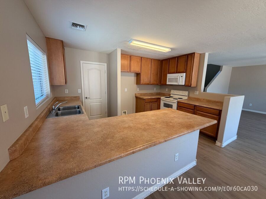 Large Avondale Home W/ Full Bedroom Downstairs and a huge loft! property image