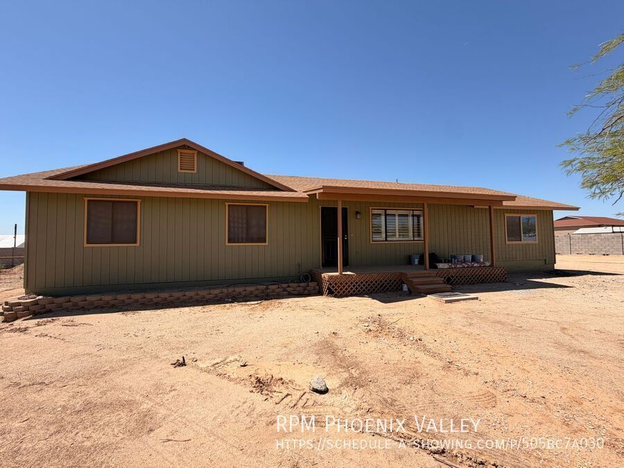 Full 3 Bed / 3 Bath Home in Litchfield Park with Large lot & No HOA property image