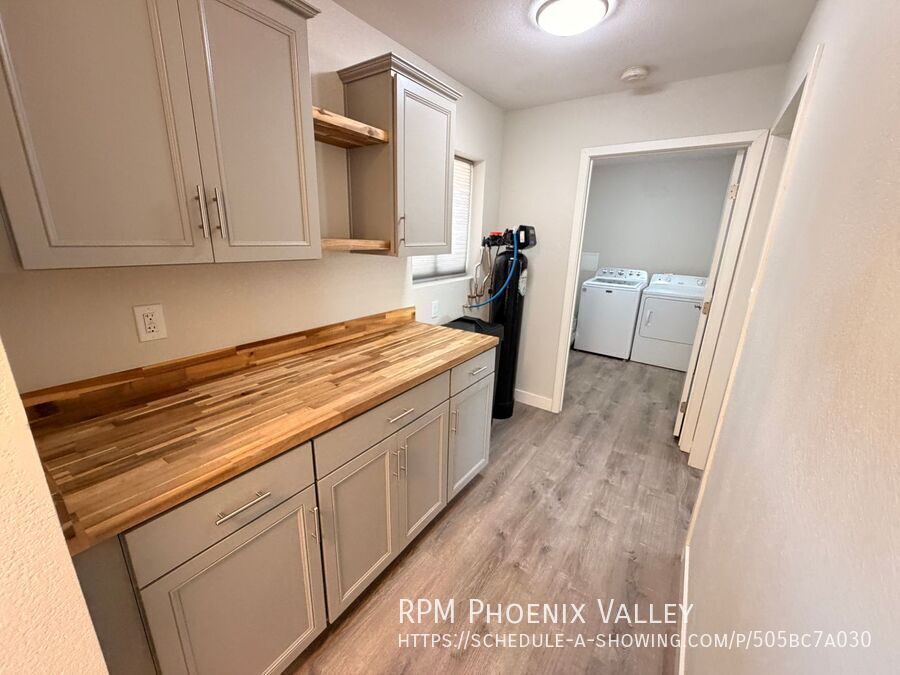 Full 3 Bed / 3 Bath Home in Litchfield Park with Large lot & No HOA property image