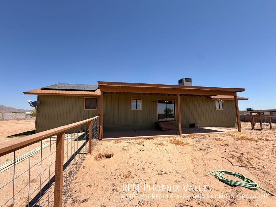 Full 3 Bed / 3 Bath Home in Litchfield Park with Large lot & No HOA property image
