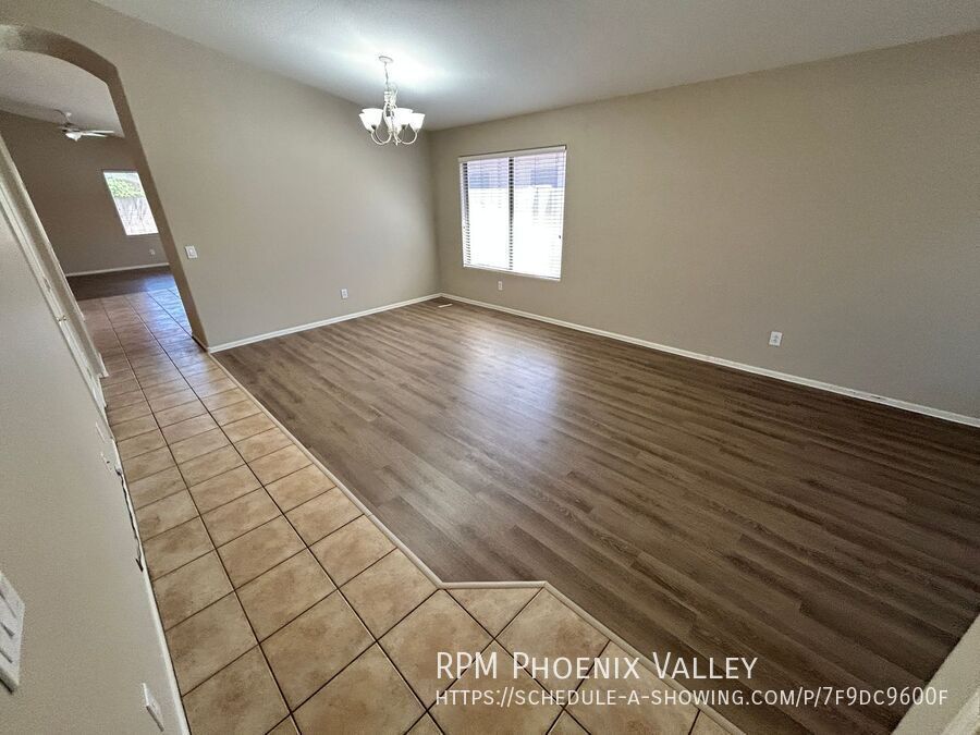 Warm, Inviting 3 Bed / 2bath Home in Canyon Trails with new updated and Flooring!!! property image