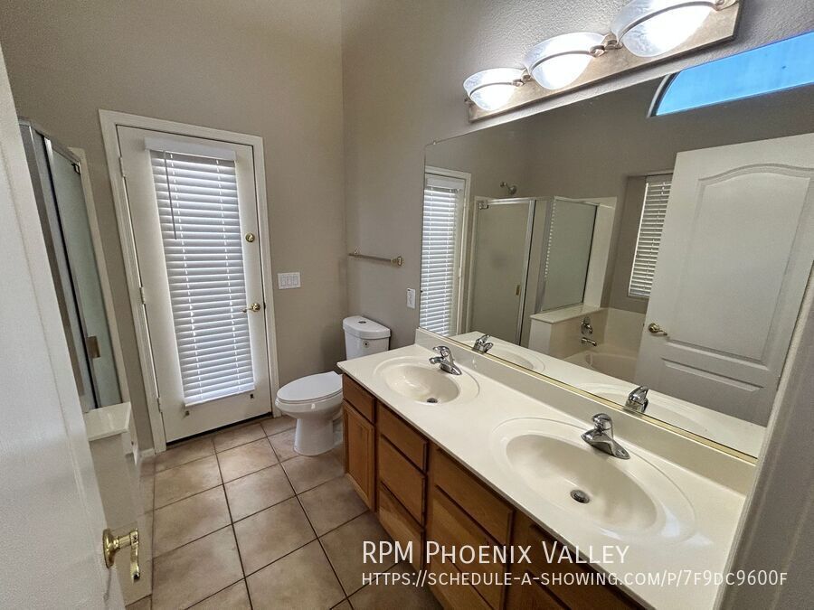 Warm, Inviting 3 Bed / 2bath Home in Canyon Trails with new updated and Flooring!!! property image