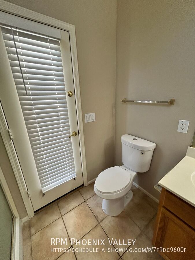 Warm, Inviting 3 Bed / 2bath Home in Canyon Trails with new updated and Flooring!!! property image