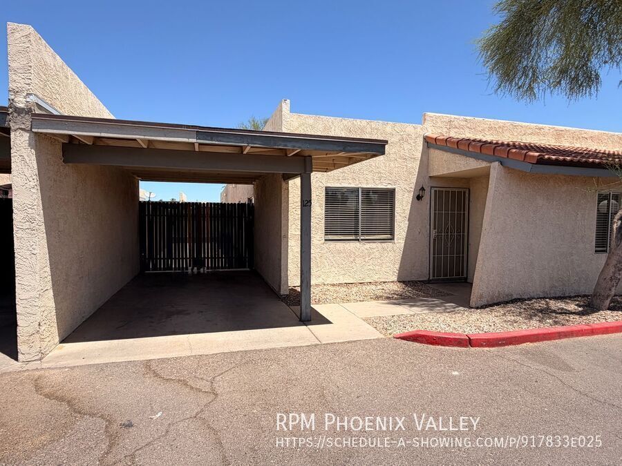 Updated Single Story 2Bdm - 2 Ba Glendale Unit with New Flooring in Bedrooms and t *No Carpet* property image