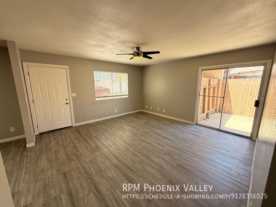 Updated Single Story 2Bdm - 2 Ba Glendale Unit with New Flooring in Bedrooms and t *No Carpet* property image