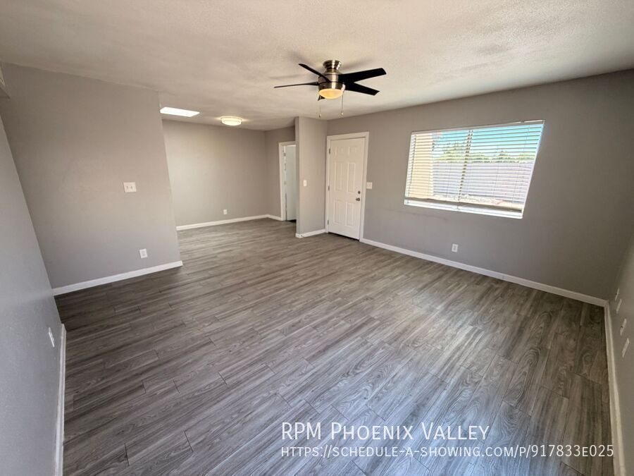 Updated Single Story 2Bdm - 2 Ba Glendale Unit with New Flooring in Bedrooms and t *No Carpet* property image
