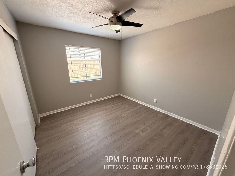Updated Single Story 2Bdm - 2 Ba Glendale Unit with New Flooring in Bedrooms and t *No Carpet* property image