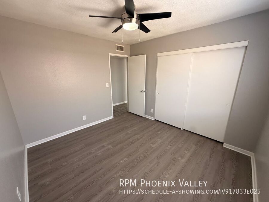 Updated Single Story 2Bdm - 2 Ba Glendale Unit with New Flooring in Bedrooms and t *No Carpet* property image