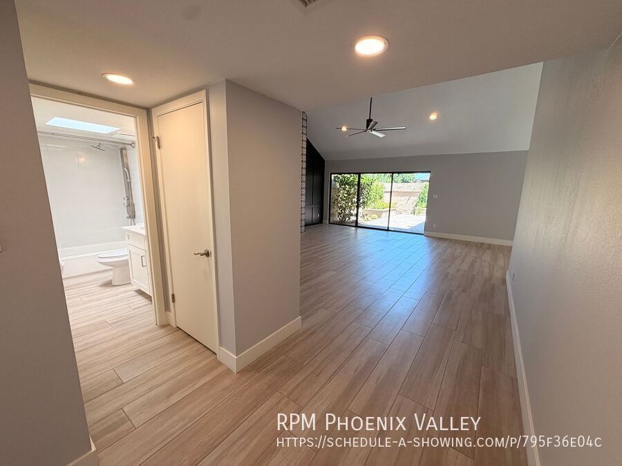 Central Scottsdale *Single Level* *NO Carpet* Patio Home For Rent! property image