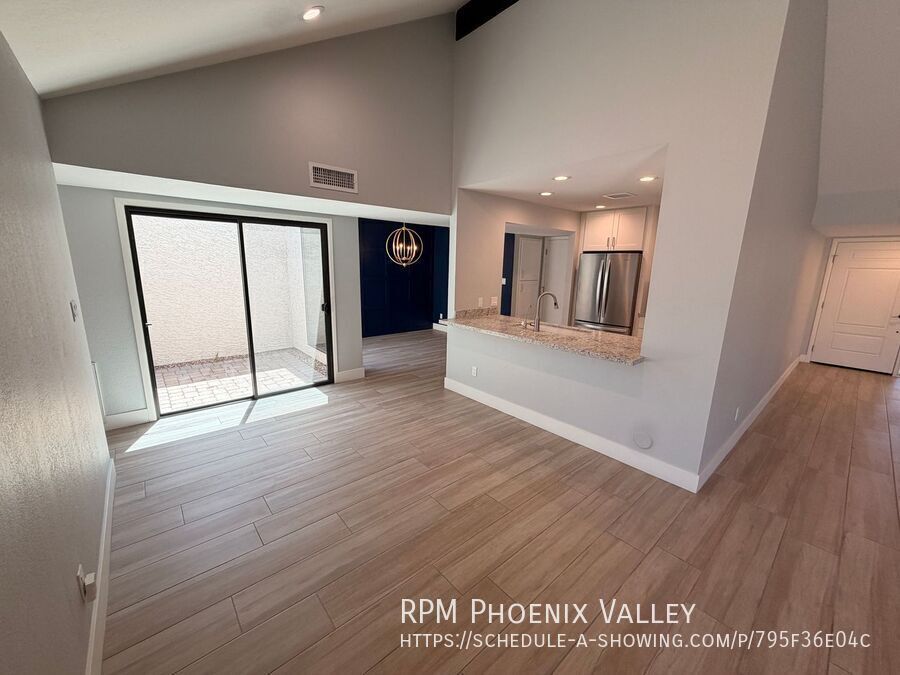 Central Scottsdale *Single Level* *NO Carpet* Patio Home For Rent! property image