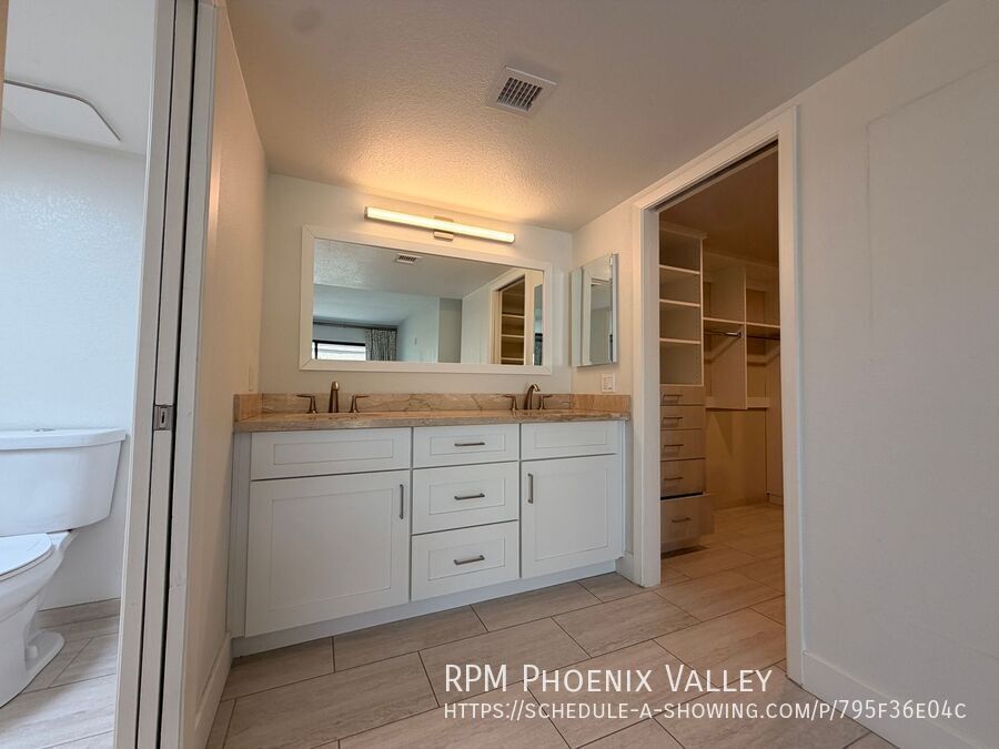 Central Scottsdale *Single Level* *NO Carpet* Patio Home For Rent! property image