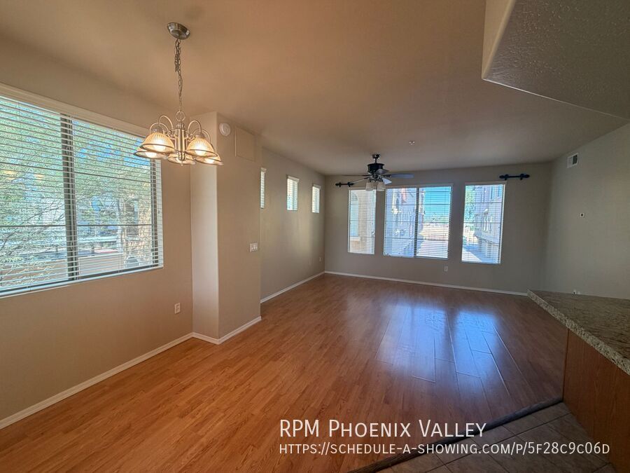 End Unit 2 bed/2.5 bath Town Home Ready 4 Move In! property image