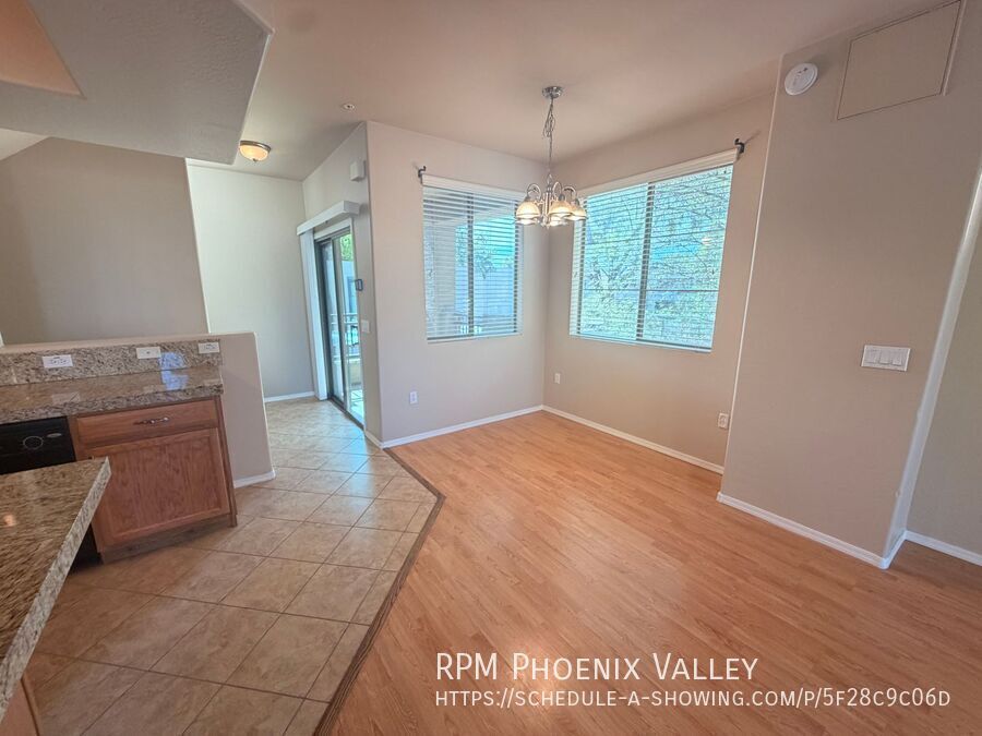 End Unit 2 bed/2.5 bath Town Home Ready 4 Move In! property image