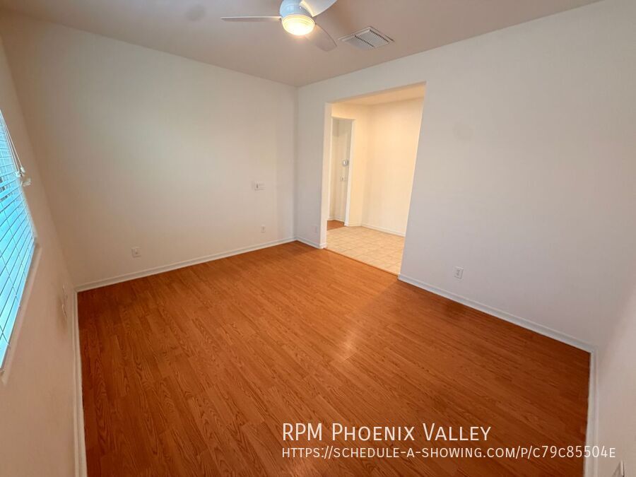 Over 2400 Sq Ft Peoria Home *NO* Carpet! property image