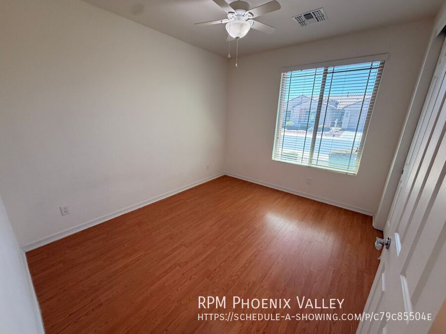 Over 2400 Sq Ft Peoria Home *NO* Carpet! property image