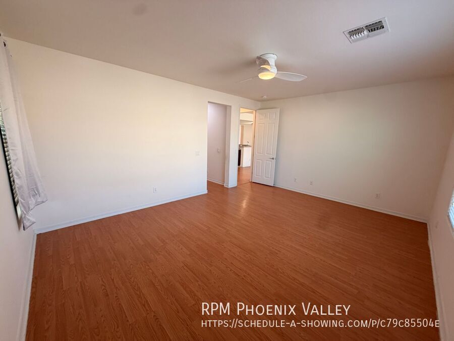 Over 2400 Sq Ft Peoria Home *NO* Carpet! property image