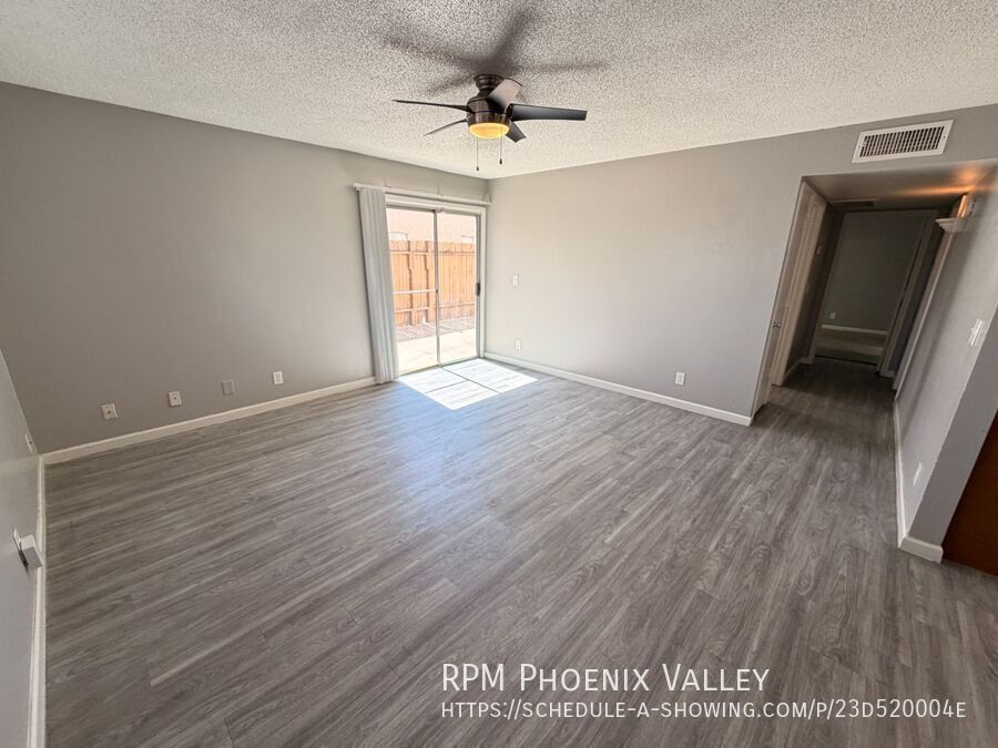Updated Single Story 2Bdm - 2 Ba Glendale Unit with New Flooring in Bedrooms property image