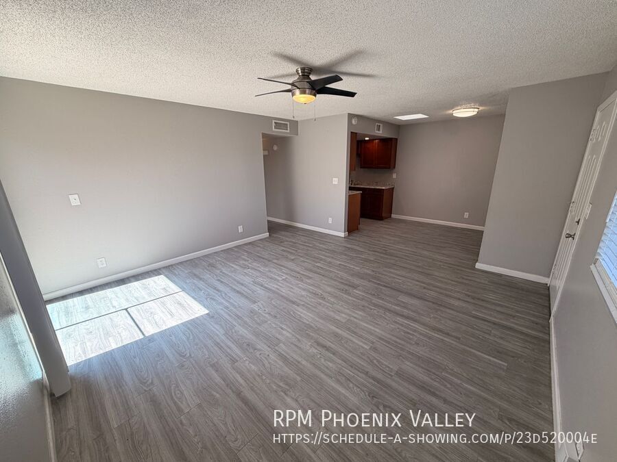 Updated Single Story 2Bdm - 2 Ba Glendale Unit with New Flooring in Bedrooms property image