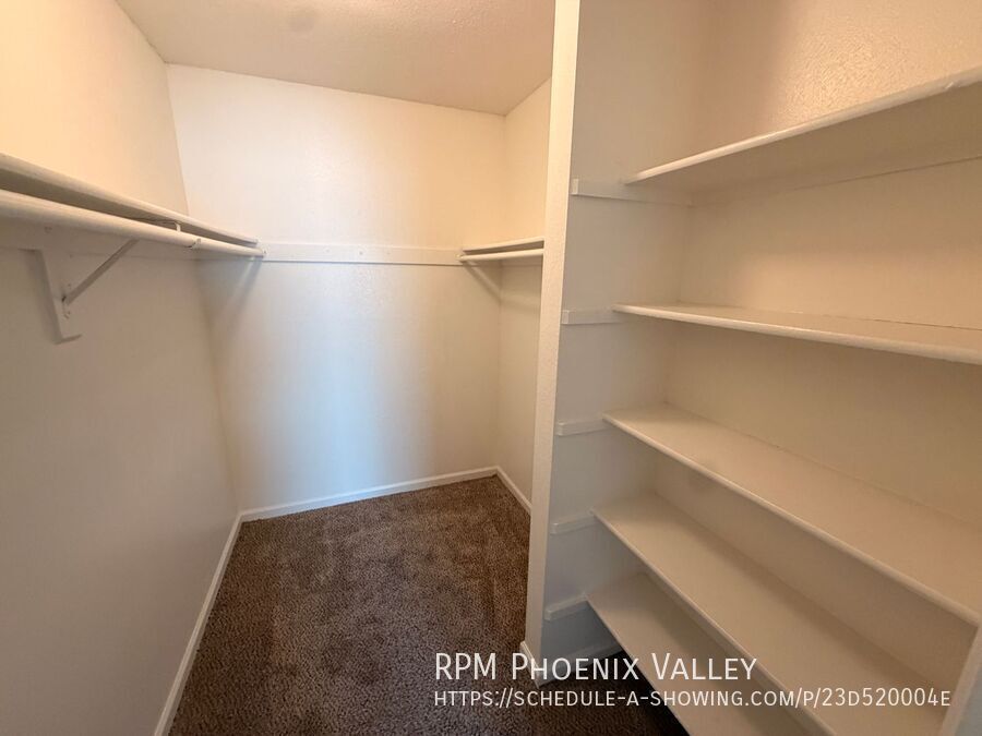 Updated Single Story 2Bdm - 2 Ba Glendale Unit with New Flooring in Bedrooms property image