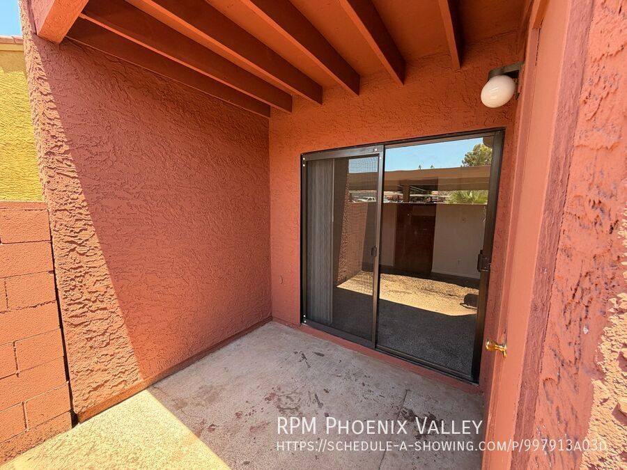 Second story 1 Bedroom 1 Bath Near Tempe Marketplace and Light Rail property image