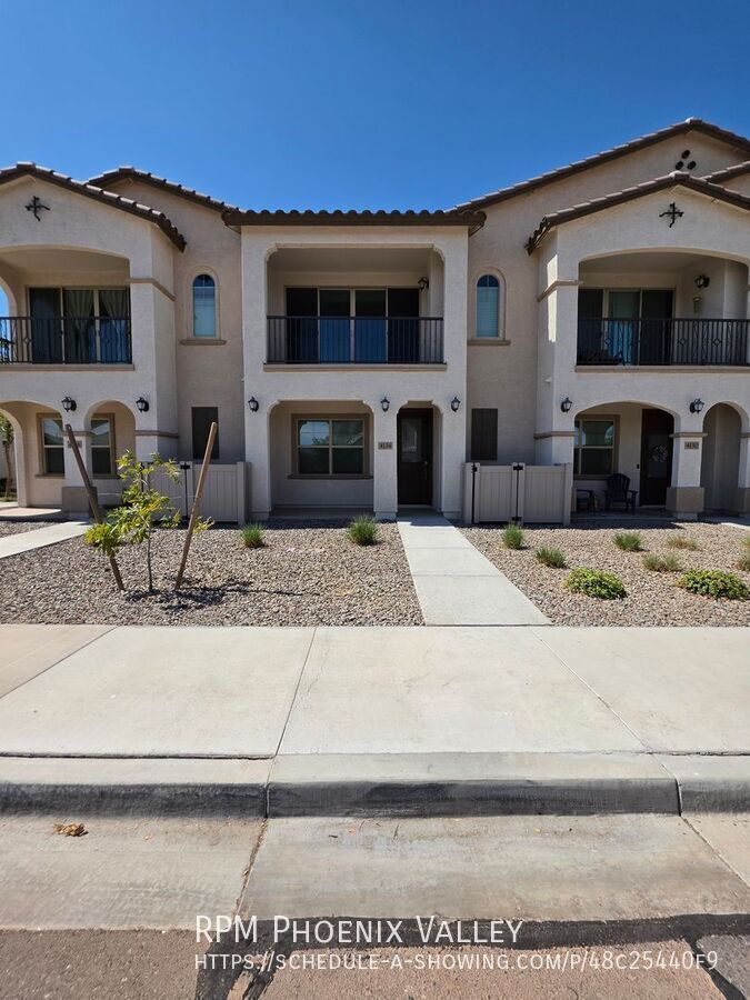 Beautiful 3 Bed / 2 Bath Townhome in Desirable Warner Meadows! property image