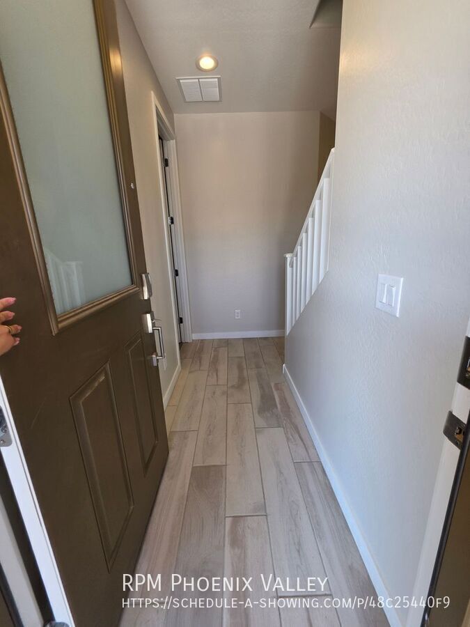 Beautiful 3 Bed / 2 Bath Townhome in Desirable Warner Meadows! property image