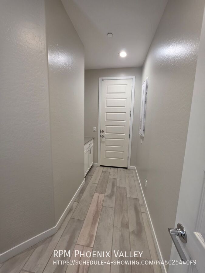 Beautiful 3 Bed / 2 Bath Townhome in Desirable Warner Meadows! property image