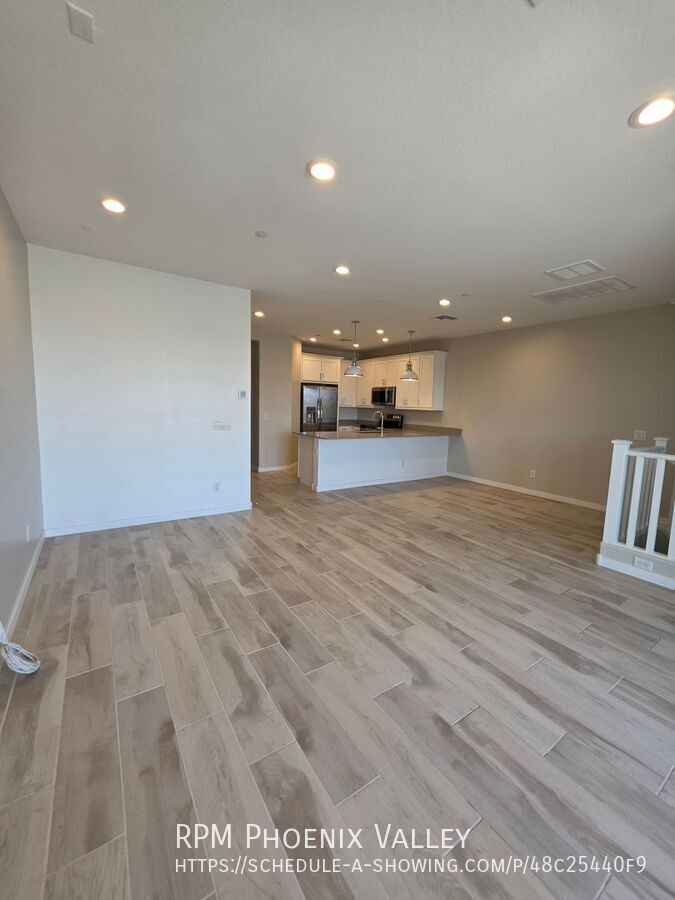 Beautiful 3 Bed / 2 Bath Townhome in Desirable Warner Meadows! property image