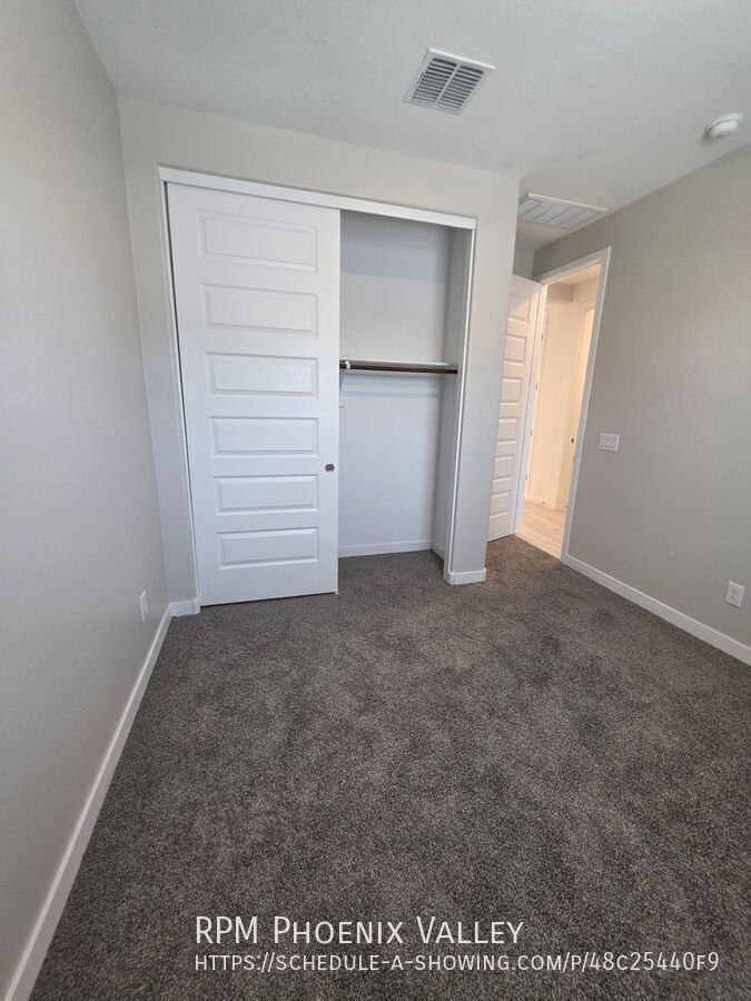 Beautiful 3 Bed / 2 Bath Townhome in Desirable Warner Meadows! property image