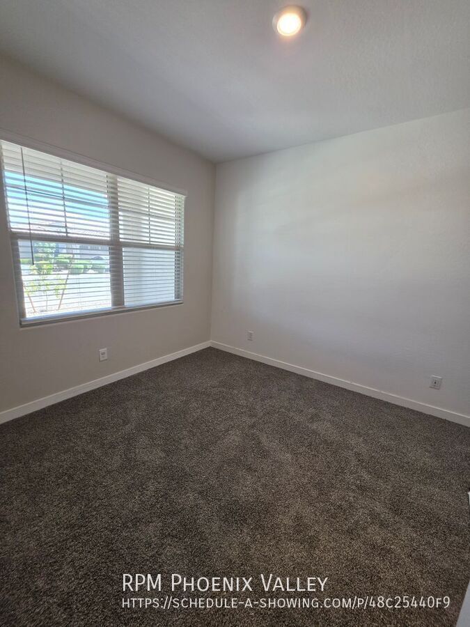 Beautiful 3 Bed / 2 Bath Townhome in Desirable Warner Meadows! property image