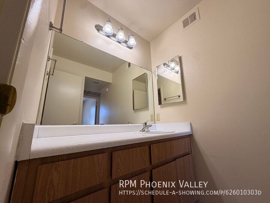 1 Bedroom 1 Bathroom Near Tempe Marketplace and Light Rail property image