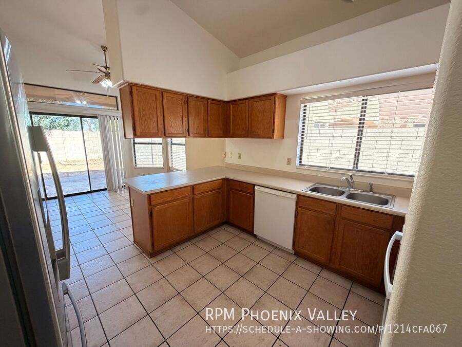Warm & Charming single level 3 x 2 Home in Stonebridge Lakes!! property image