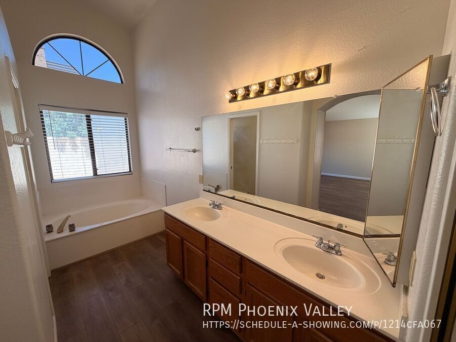 Warm & Charming single level 3 x 2 Home in Stonebridge Lakes!! property image