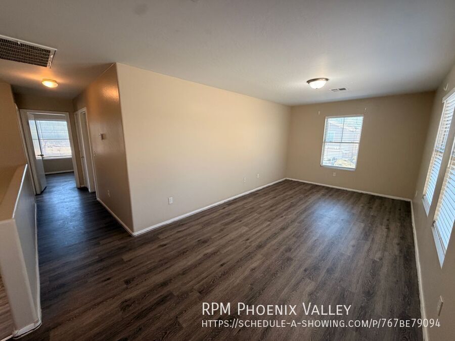 Large 3 bed / 2.5 Bed with Loft in Avondale that has No Carpet!! property image