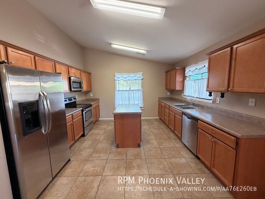 Spacious 4-Bedroom Home in Desirable Buckeye Neighborhood property image
