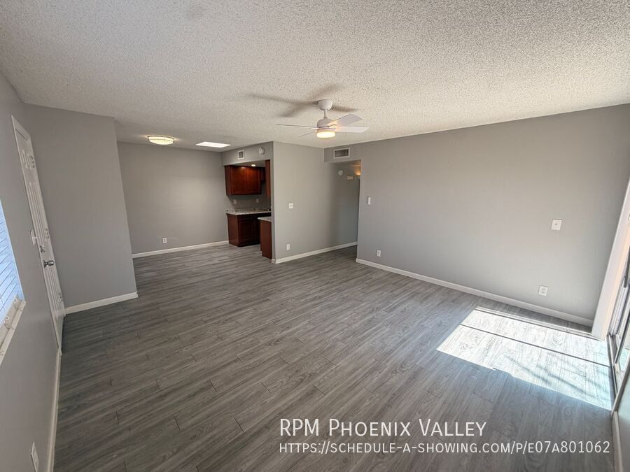 Updated Single Story 2x2 Glendale Unit With No Carpet property image