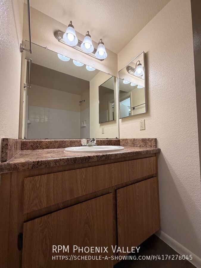 #201 *MOVE IN SPECIAL* 1/2 OFF YOUR FIRST FULL MONTH OF RENT property image