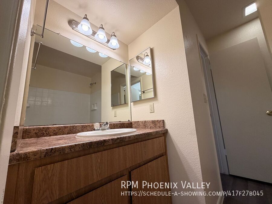 #201 *MOVE IN SPECIAL* 1/2 OFF YOUR FIRST FULL MONTH OF RENT property image