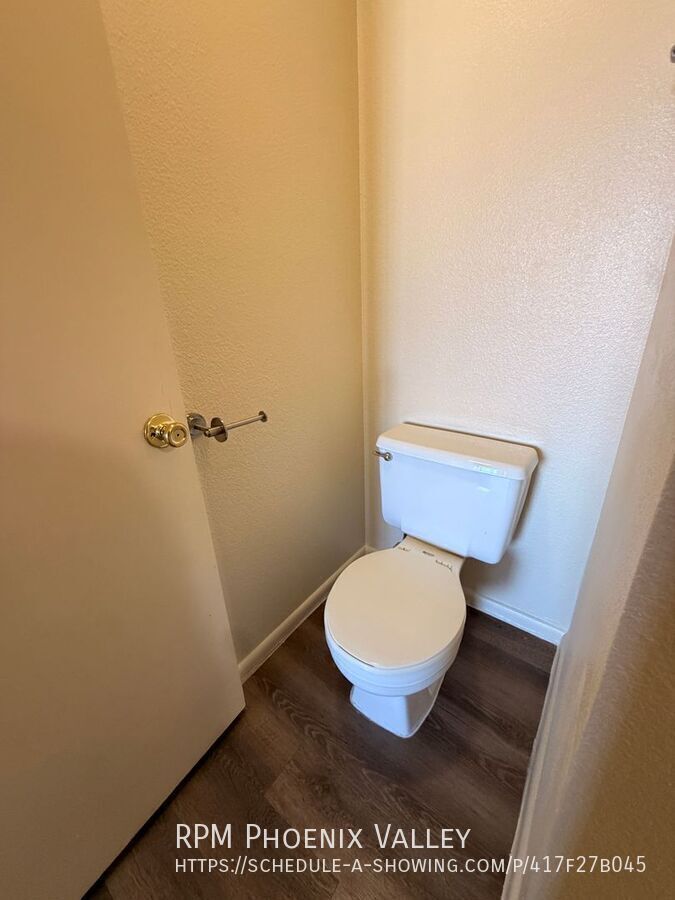 #201 *MOVE IN SPECIAL* 1/2 OFF YOUR FIRST FULL MONTH OF RENT property image