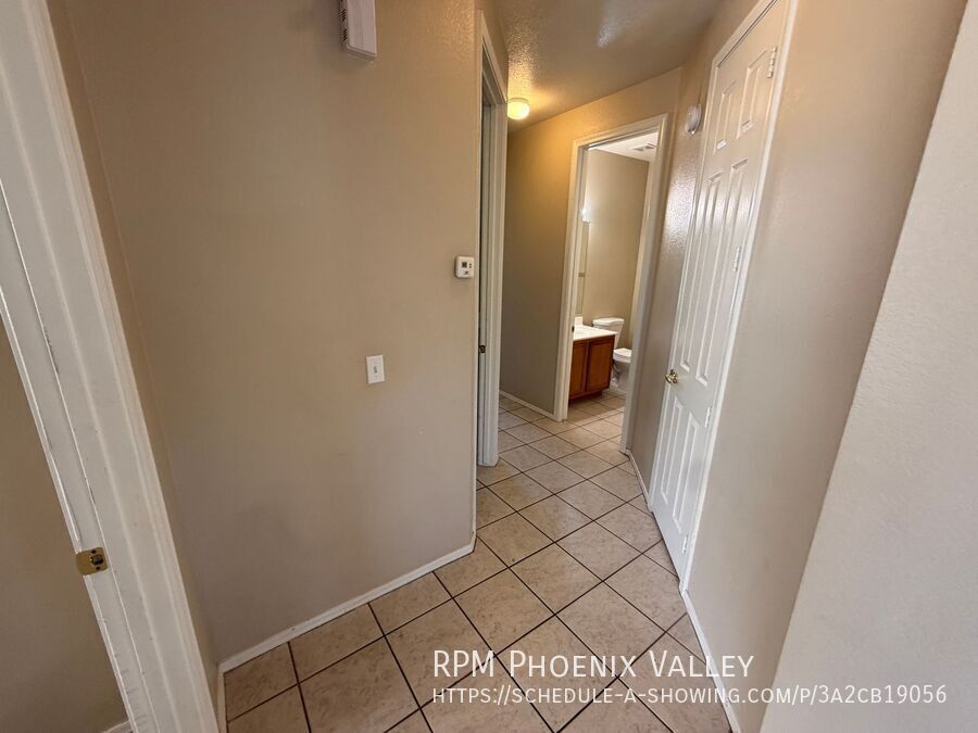 Spacious 3 Bedroom Single Story Peoria With A 3 Car Garage property image