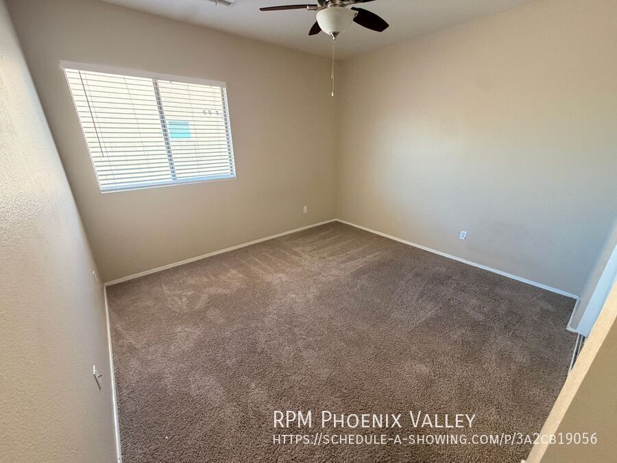 Spacious 3 Bedroom Single Story Peoria With A 3 Car Garage property image