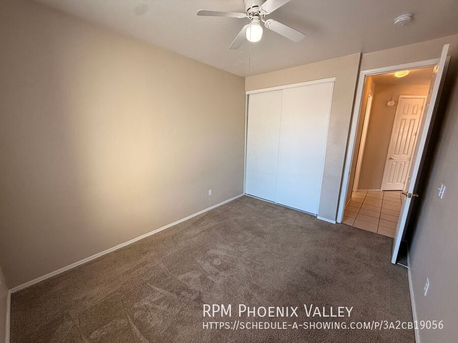 Spacious 3 Bedroom Single Story Peoria With A 3 Car Garage property image