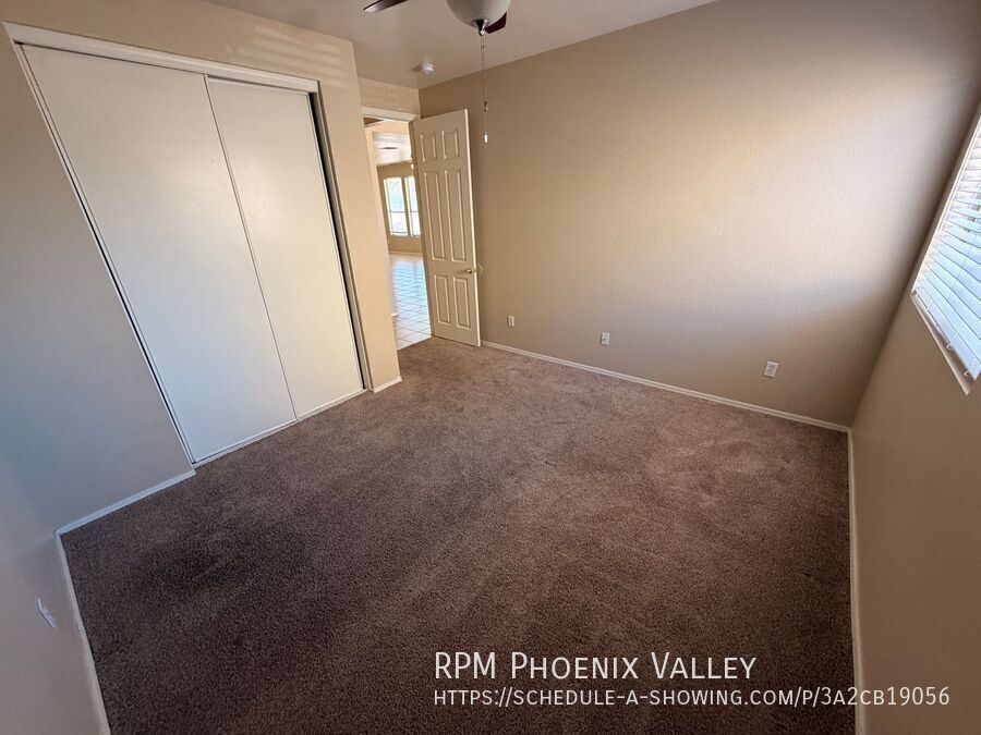 Spacious 3 Bedroom Single Story Peoria With A 3 Car Garage property image