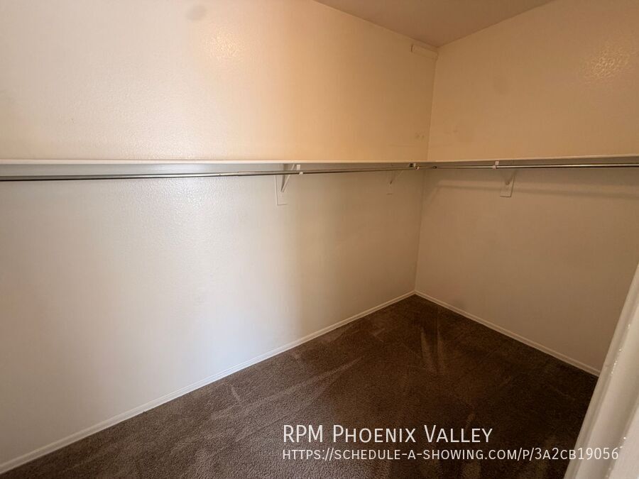 Spacious 3 Bedroom Single Story Peoria With A 3 Car Garage property image