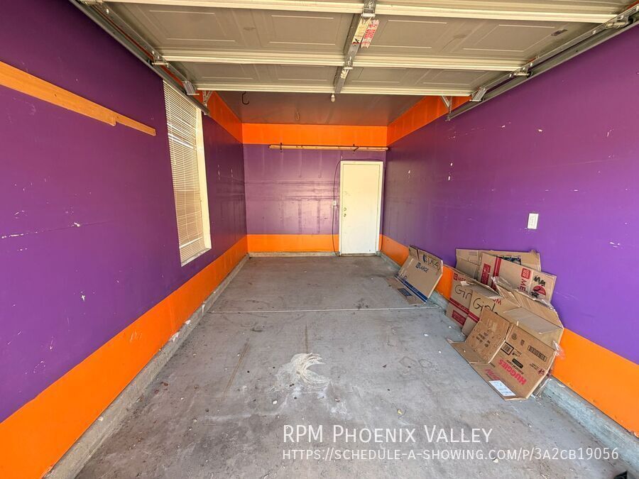 Spacious 3 Bedroom Single Story Peoria With A 3 Car Garage property image