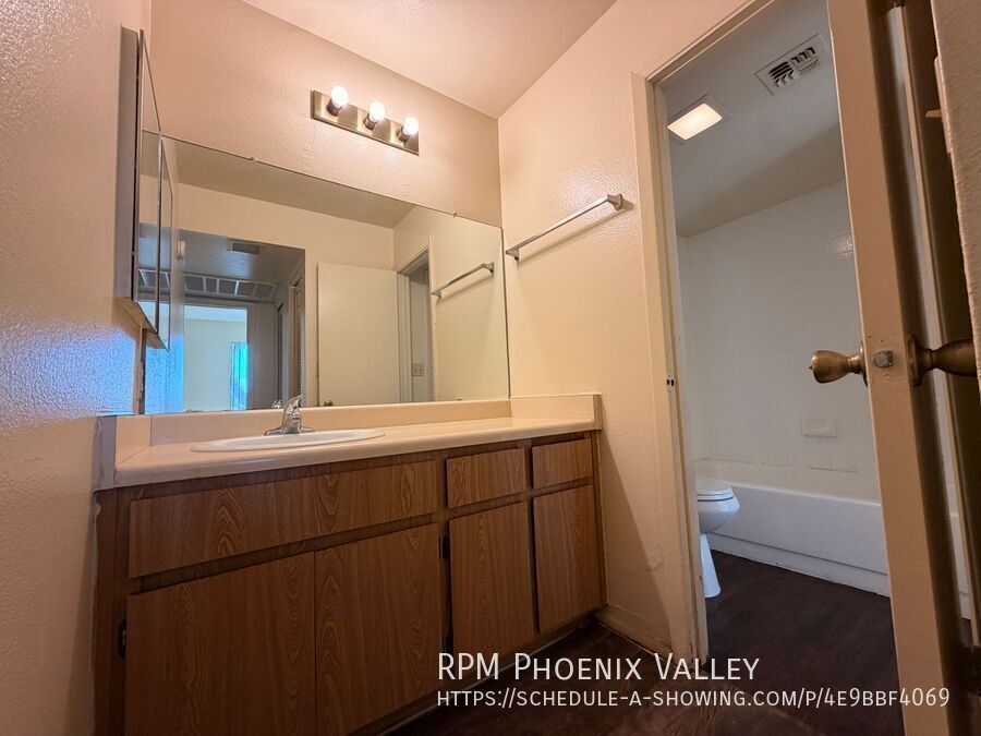 1 Bedroom 1 Bathroom 500 sq.ft. Near Tempe Marketplace and Light Rail! property image