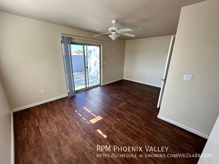 3 Bed/2.5 Bath Townhome *NO* Carpet, End Unit *ALL* Appliances! property image
