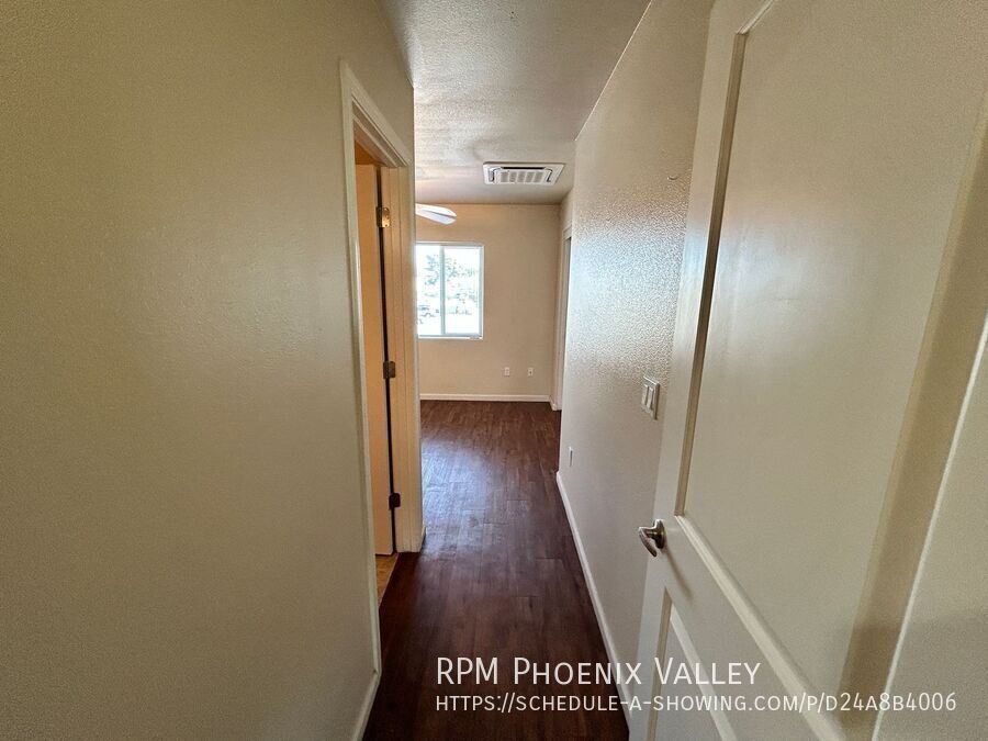3 Bed/2.5 Bath Townhome *NO* Carpet, End Unit *ALL* Appliances! property image