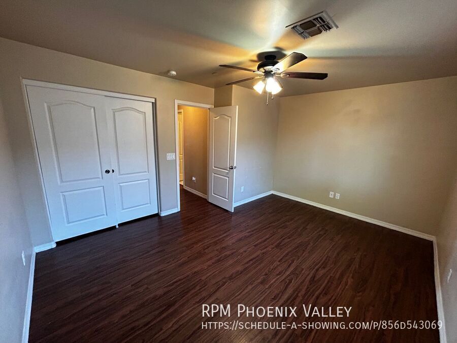 Beautiful Townhome with Wood Plank Flooring & Stainless-Steel Appliances! Available for showings and move in 8/31/2026. property image