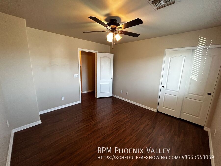 Beautiful Townhome with Wood Plank Flooring & Stainless-Steel Appliances! Available for showings and move in 8/31/2026. property image
